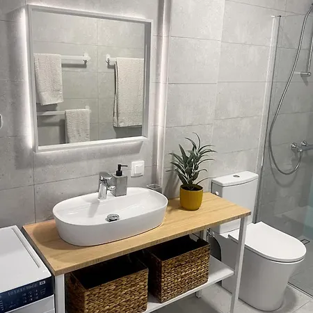 Modern Seaside Retreat With Private Patio And Parking - Blue Zone Homes Olympiakí Aktí
